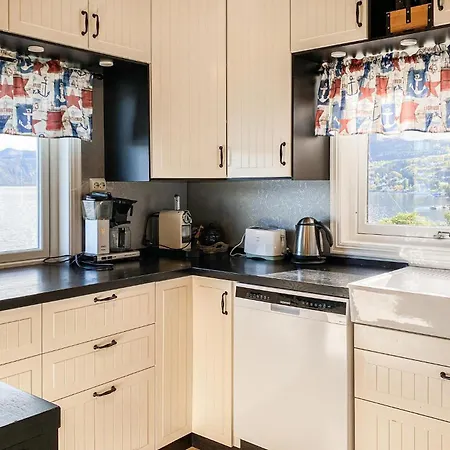 5 Bedroom Beautiful In Vagstranda