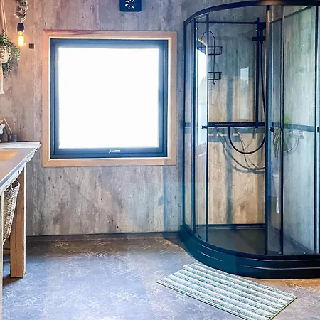 5 Bedroom Beautiful In Vagstranda Hjelvik
